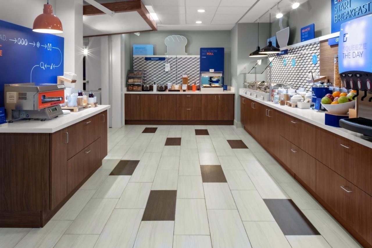 Holiday Inn Express & Suites Wilmington West - Medical Park By Ihg Zewnętrze zdjęcie