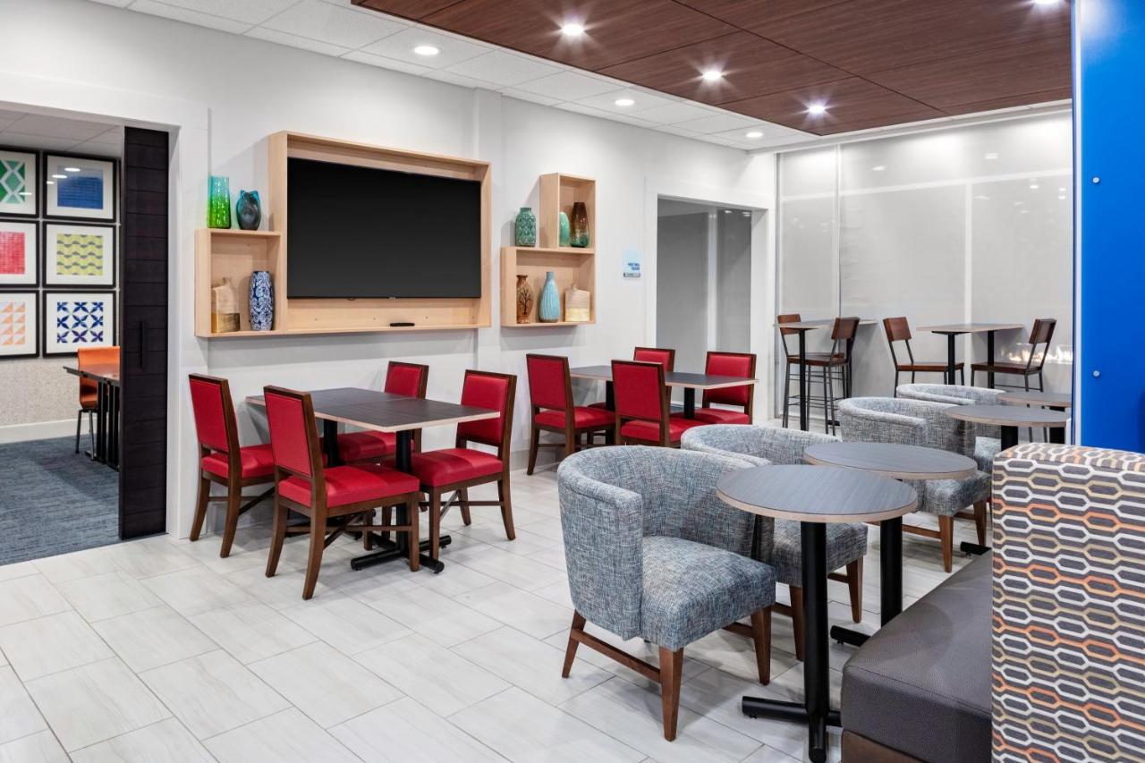 Holiday Inn Express & Suites Wilmington West - Medical Park By Ihg Zewnętrze zdjęcie
